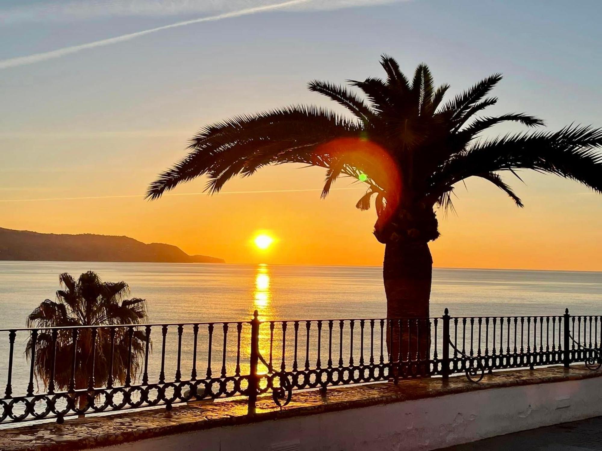 Edf. 4 Caminos Lägenhet Nerja Exteriör bild